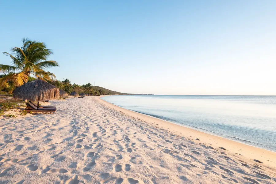 Wit strand in Mozambique